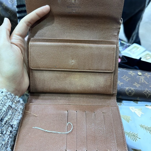 Louis Vuitton wallet - Picture 2 of 5